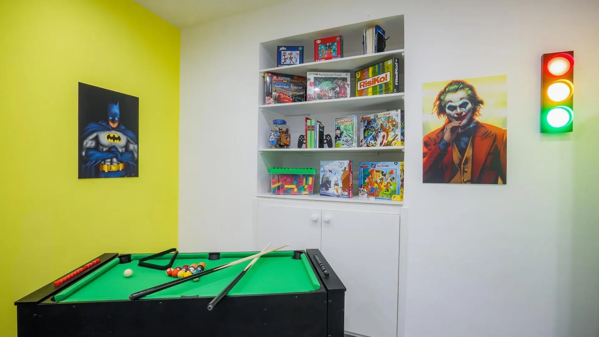 Napoli Games Apartments By Dimorra 0*, Naples
